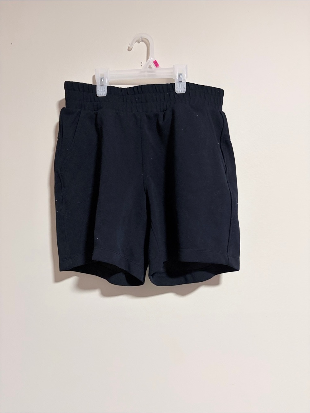 Black Elastic-Waist Casual Shorts